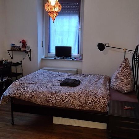 Gemuetliches Zimmer In Einer Altbauwohnung In Der Stadt Würzburg Buitenkant foto